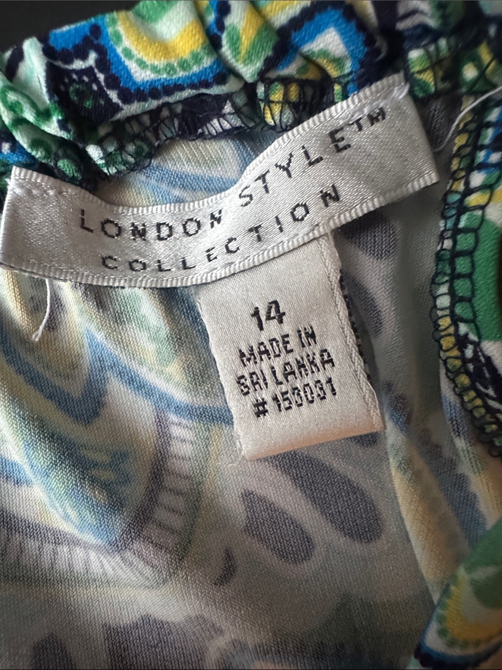 London Style Halter Maxi Dress in Green & Blue Paisley - Picture 6 of 7